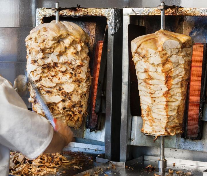 Le shawarma, un repas emblématique du Moyen-Orient.